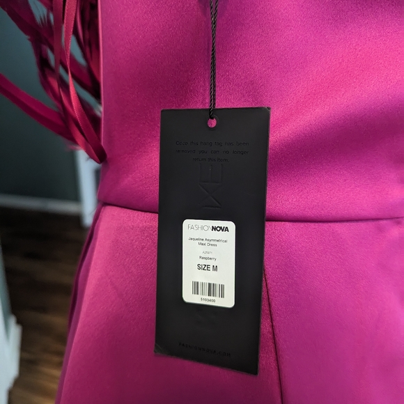 Maxi Asymmetrical dress with feather embellishments - Picture 6 of 7